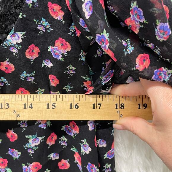 Nanette Lepore Silk Blouse Top Shirt Flutter Sleeve with Lace Floral M - Picture 7 of 9